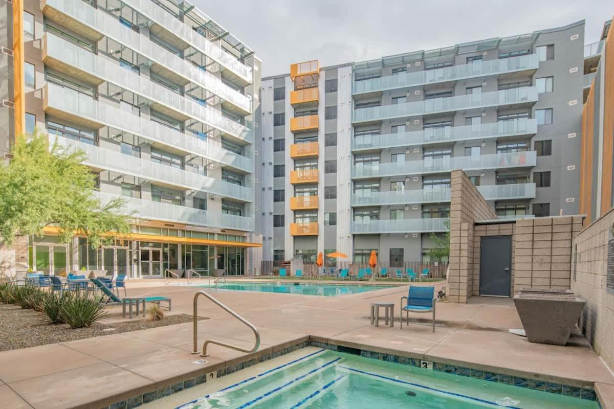 Apartment Desirable 2bd - Dt, Gym, Pool, Parking Sleep8 *